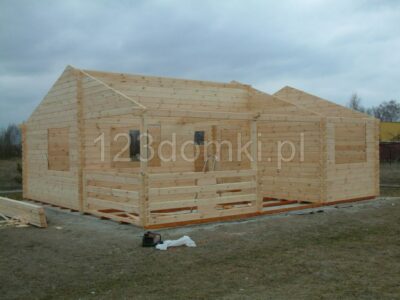 Domek drewniany letniskowy - domek z drewna budowa