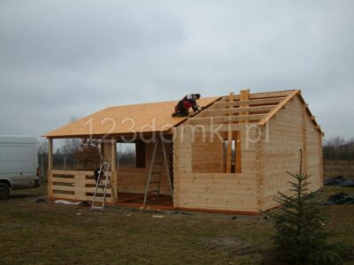 Domek drewniany letniskowy - domek z drewna budowa