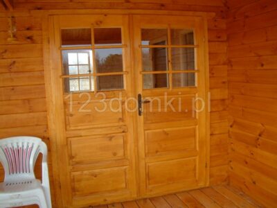Domek drewniany letniskowy - domek z drewna wnętrze