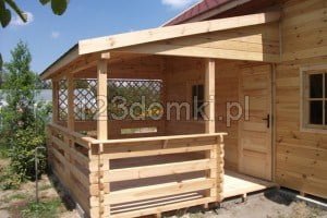 Domek drewniany letniskowy - domek z drewna z tarasem
