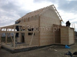 Domek drewniany letniskowy - domek z drewna piętrowy montaż