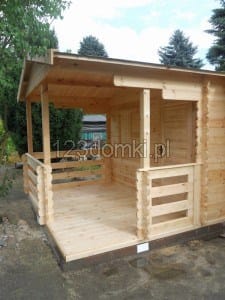 Domek drewniany letniskowy - domek z drewna z tarasem