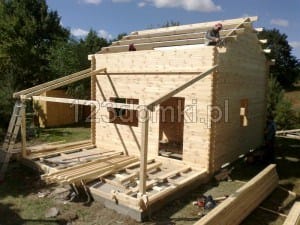 domek z drewna letniskowy