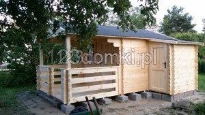 Domek drewniany działkowy z tarasem i komórką