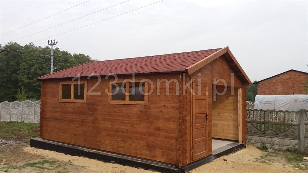 drewniany garaż - okna i drzwi Drewniany garaż jednostanowiskowy